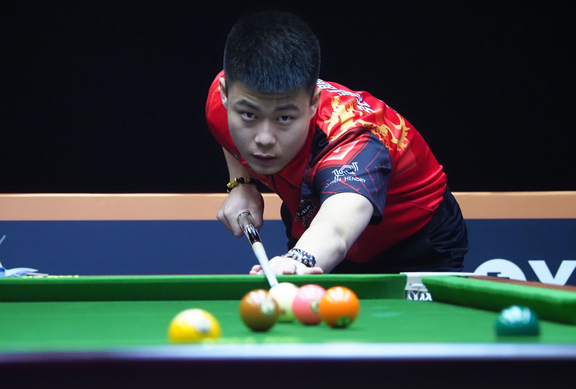 冰球运动在 冰球运动在